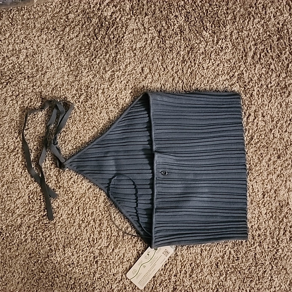 Guess Ribber Halter Top - Picture 2 of 3